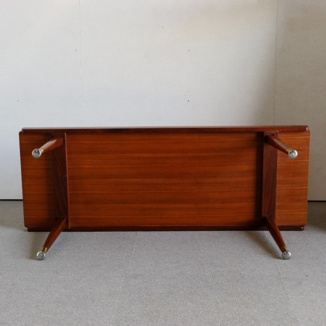 英国ヴィンテージのテークテーブル