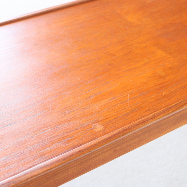 英国ヴィンテージのテークテーブル