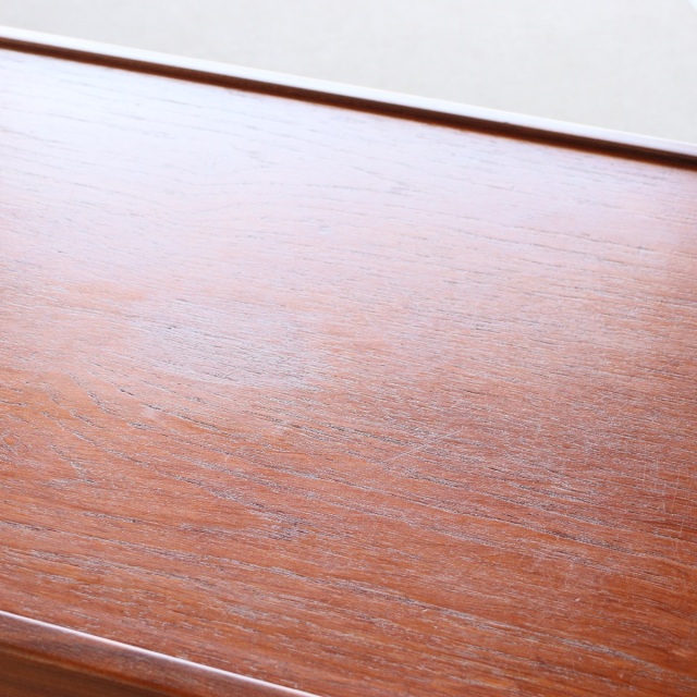 英国ヴィンテージのテークテーブル