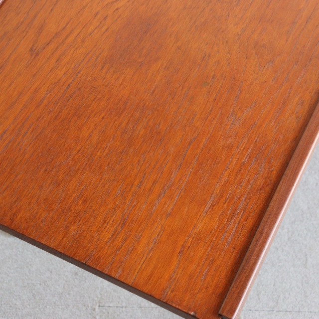 英国ヴィンテージのテークテーブル