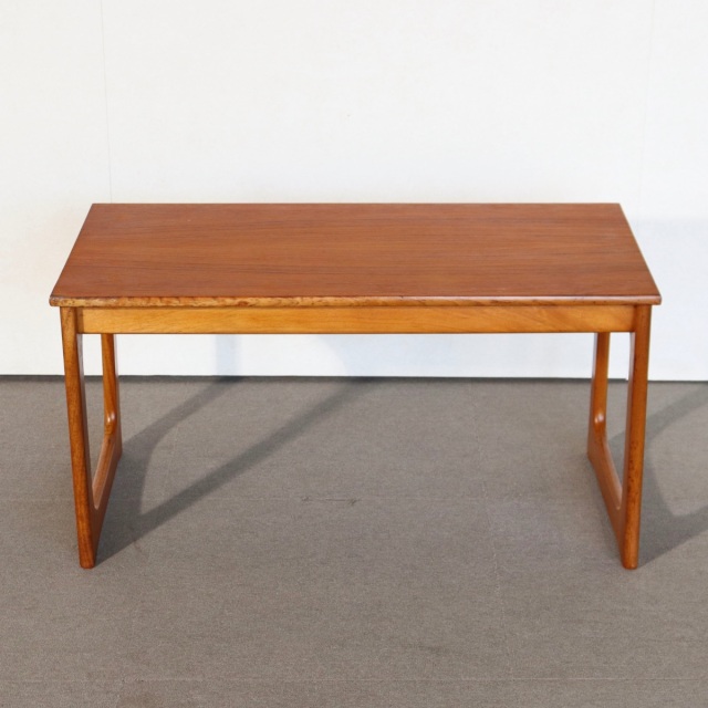 英国ヴィンテージのコーヒーテーブル