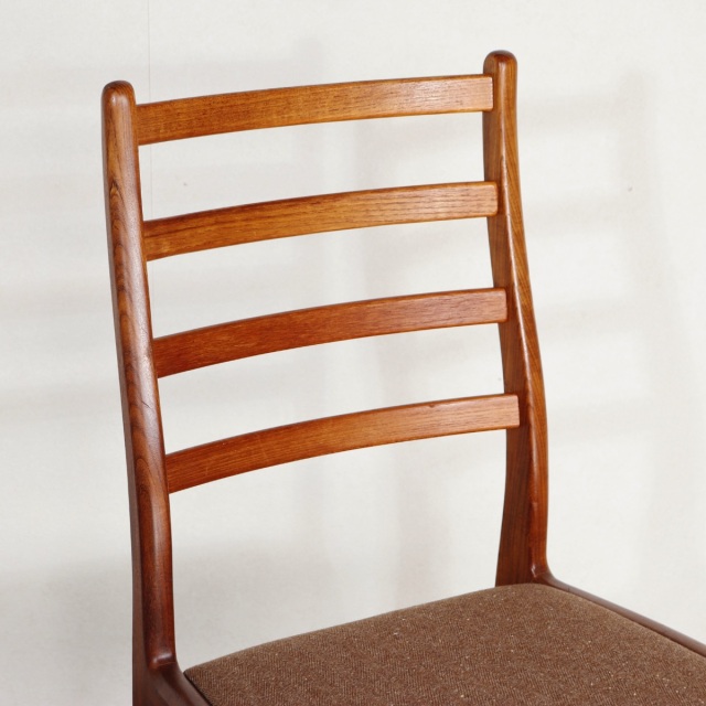 ジープランG-PLAN製ラダーバックチェア 座面は世界の尾州ウールにて張