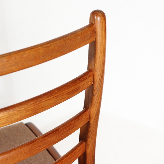 ジープランG-PLAN製ラダーバックチェア 座面は世界の尾州ウールにて張