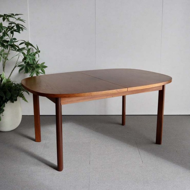 ジープランg-planのオーバルダイニングテーブル