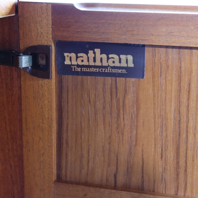 ネイサンNathanのキャビネット