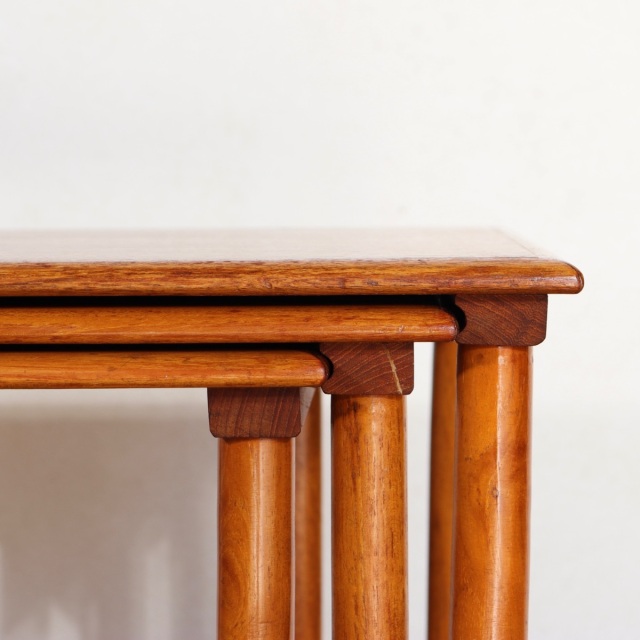 デンマーク　チーク材　タイルトップ　サイドテーブル　北欧家具　北欧ビンテージ タイルトップサイドテーブル チーク材 北欧家具ビンテージ : CHLOROS