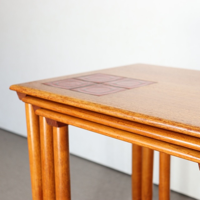 デンマーク Askman Jørgen Møller ビーチ材 ネストテーブル デンマークヴィンテージ ネストテーブル – TIME HYPE