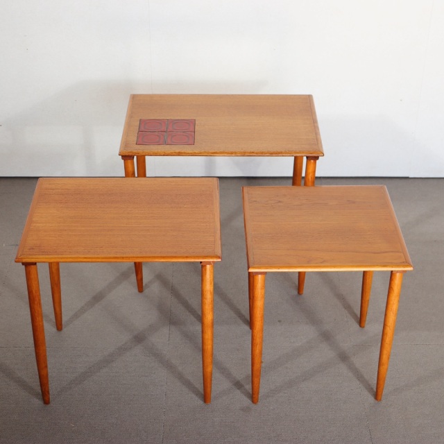 デンマーク製 タイルトップ ネストテーブル 送料込み 商品番号GLEN16