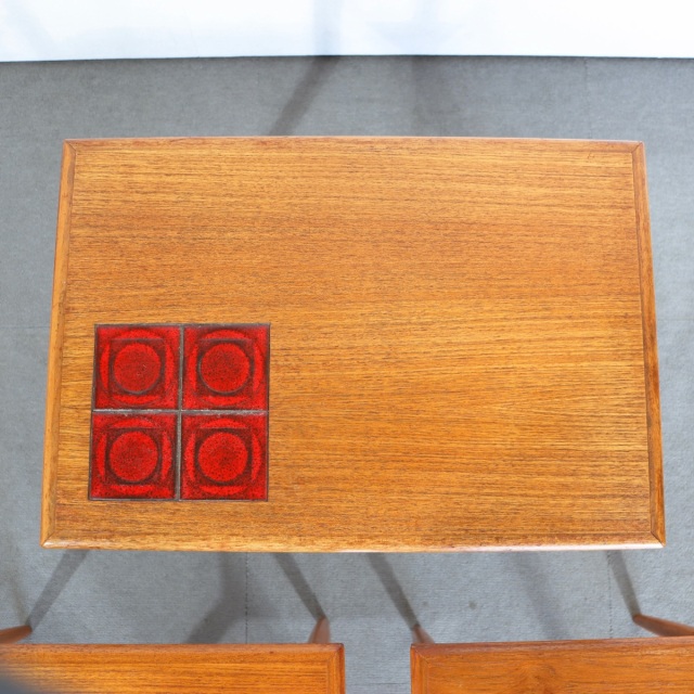 デンマーク製 タイルトップ ネストテーブル 送料込み 商品番号GLEN16