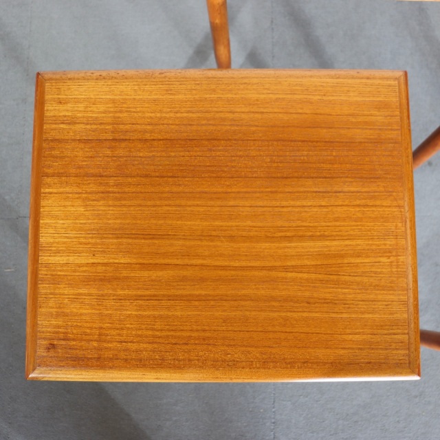 デンマーク製 タイルトップ ネストテーブル 送料込み 商品番号GLEN16