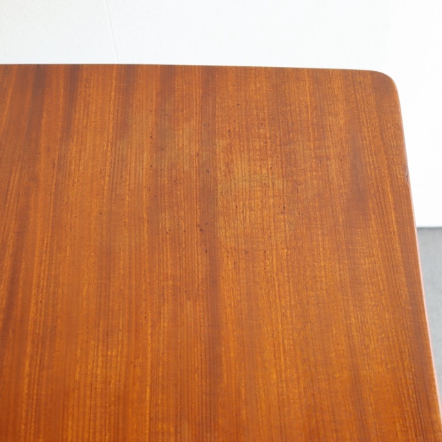 リチャード・ホーンビーのダイニングテーブル