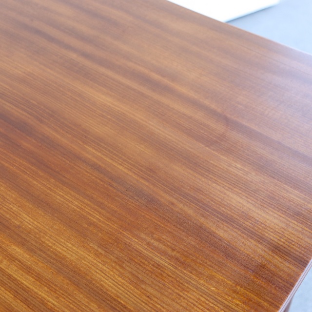 リチャード・ホーンビーのダイニングテーブル