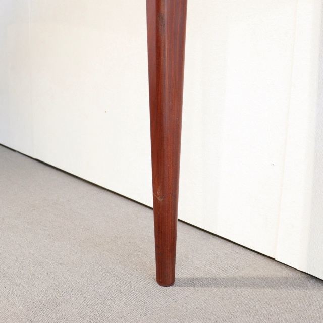 リチャード・ホーンビーのダイニングテーブル