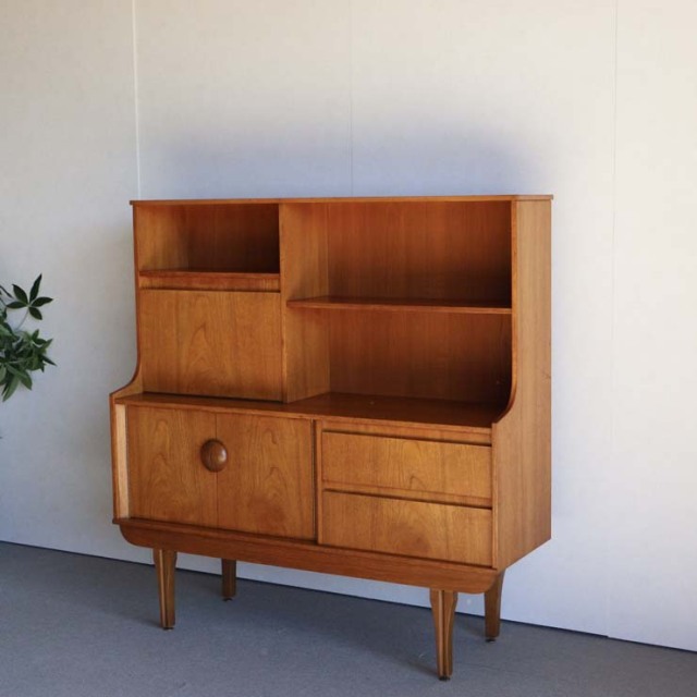 ジェンティークのサイドボード