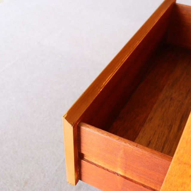 ジェンティークのサイドボード