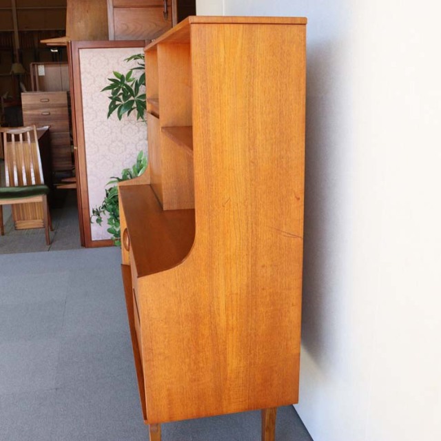 ジェンティークのサイドボード