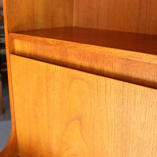 ジェンティークのサイドボード