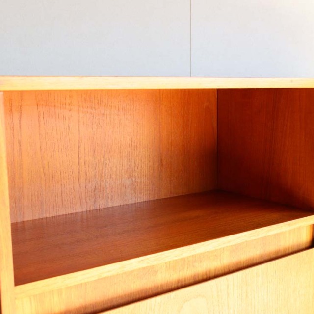 ジェンティークのサイドボード