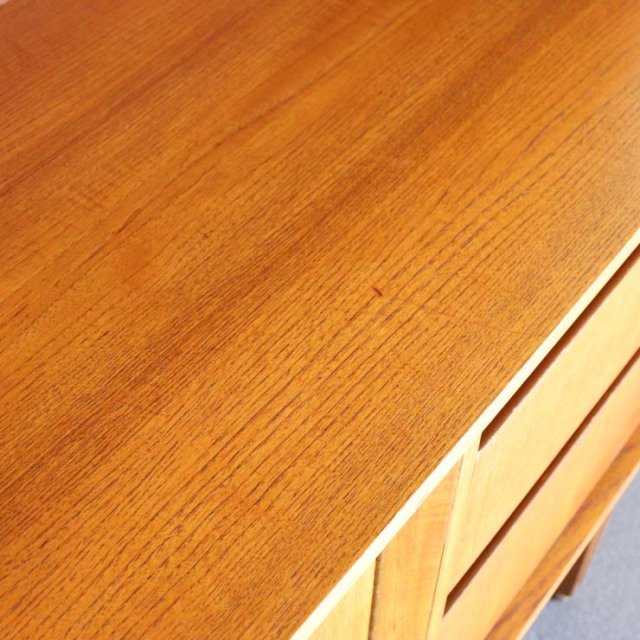 ジェンティークのサイドボード