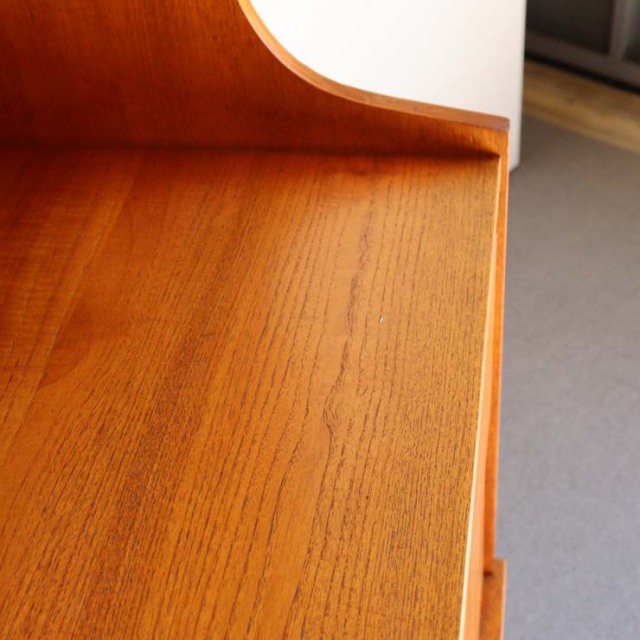 ジェンティークのサイドボード