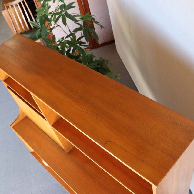 ジェンティークのサイドボード