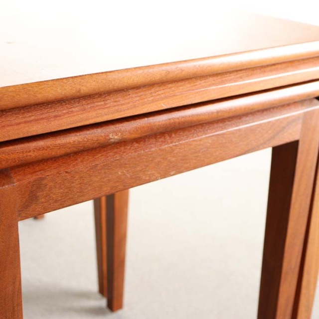 英国　ヴィンテージ　ネストテーブル　古物　アンティーク家具 英国ヴィンテージ ネストテーブル – rocca rocca