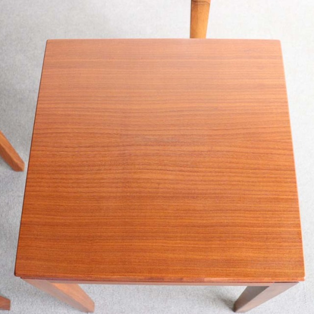 英国　ヴィンテージ　ネストテーブル　古物　アンティーク家具 ヴィンテージのネストテーブル