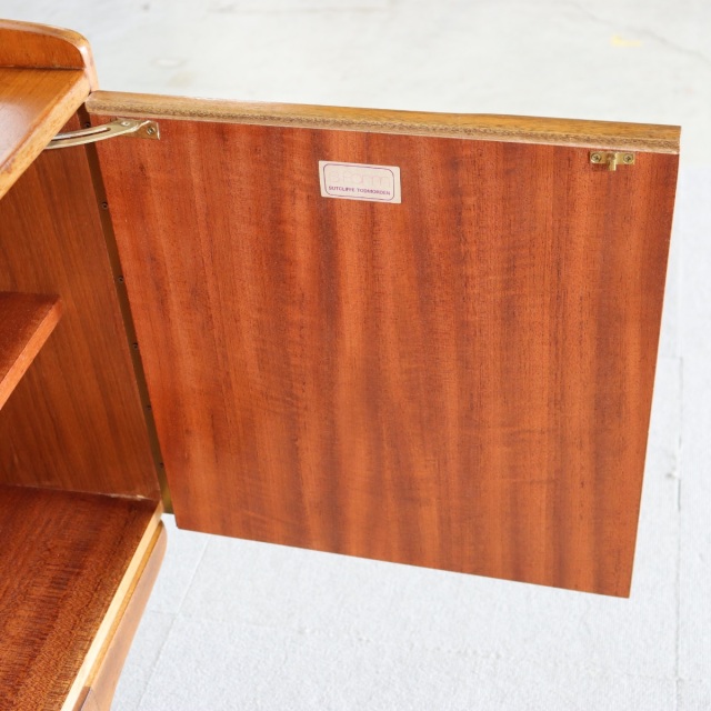 サトクリフオブトッドモーデンSUTCLIFFE OF TODMORDENのハイボード