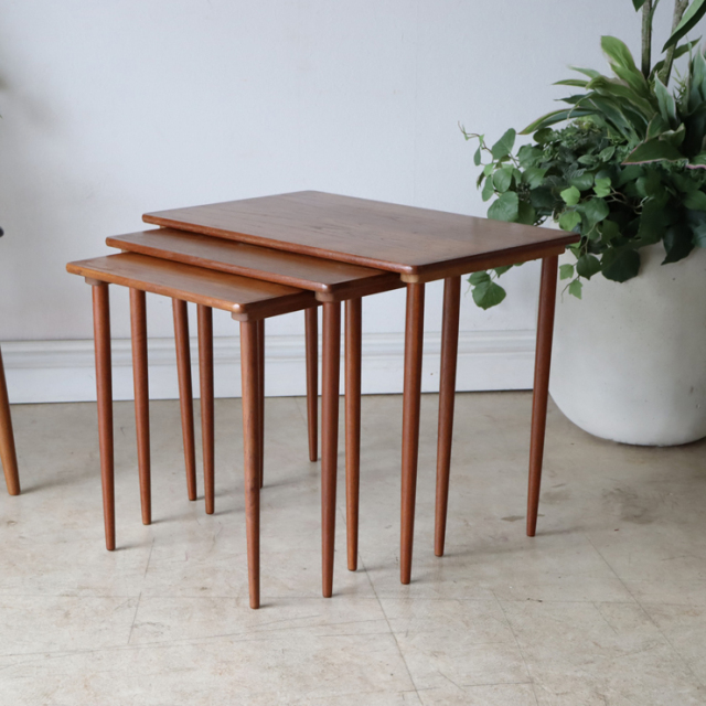 デンマーク製ネストテーブル　商品番号【122064】