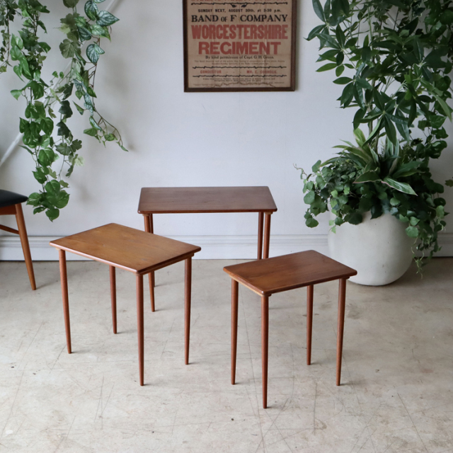 デンマーク製ネストテーブル　商品番号【122064】