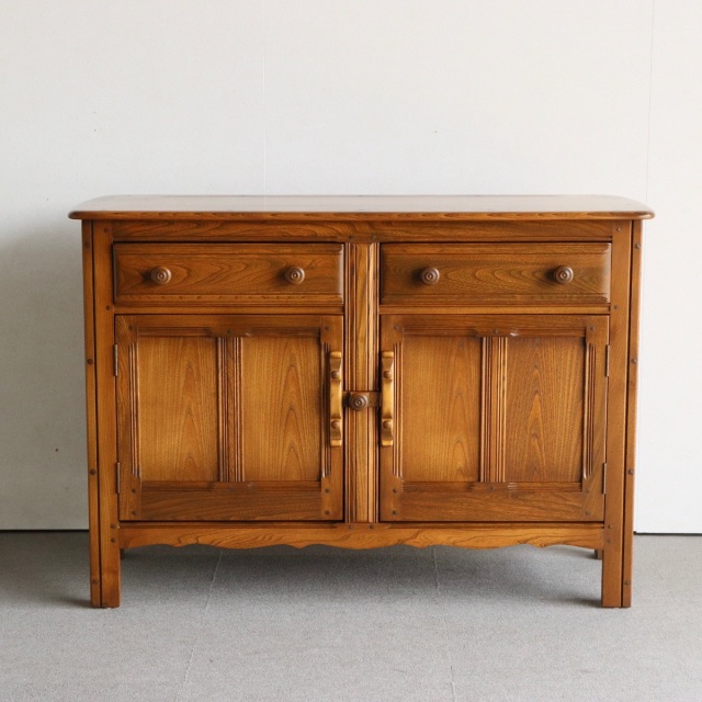 アーコールERCOLのドレッサー