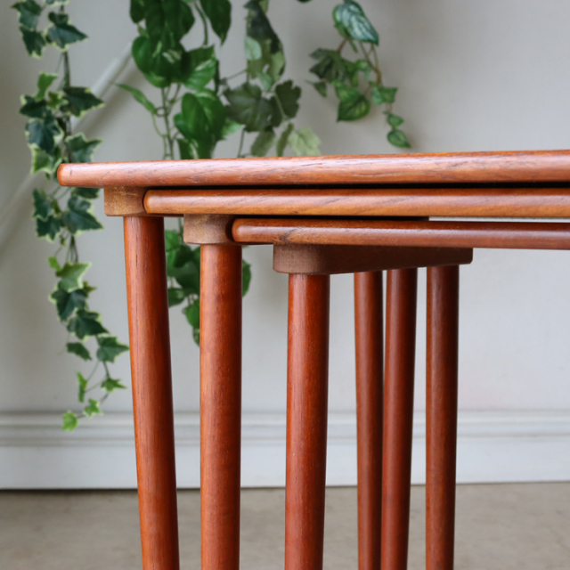 デンマーク製ネストテーブル　商品番号【122064】