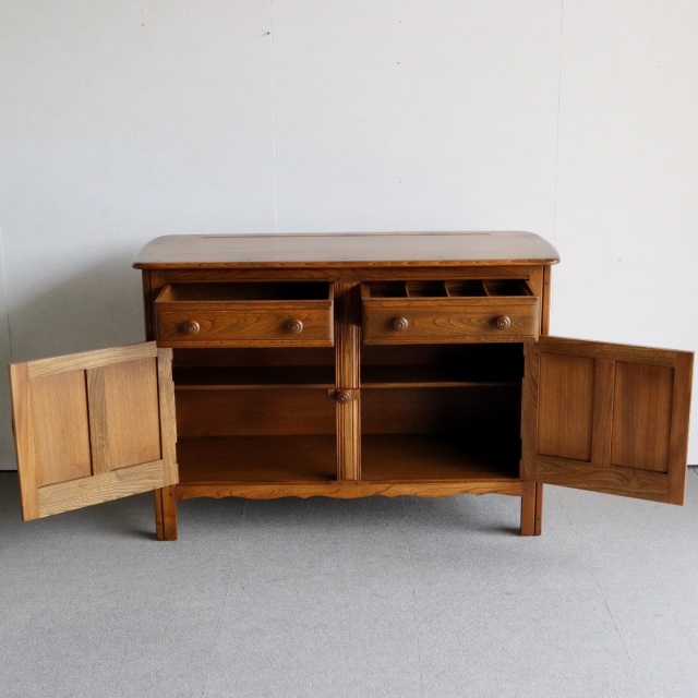 アーコールERCOLのドレッサー