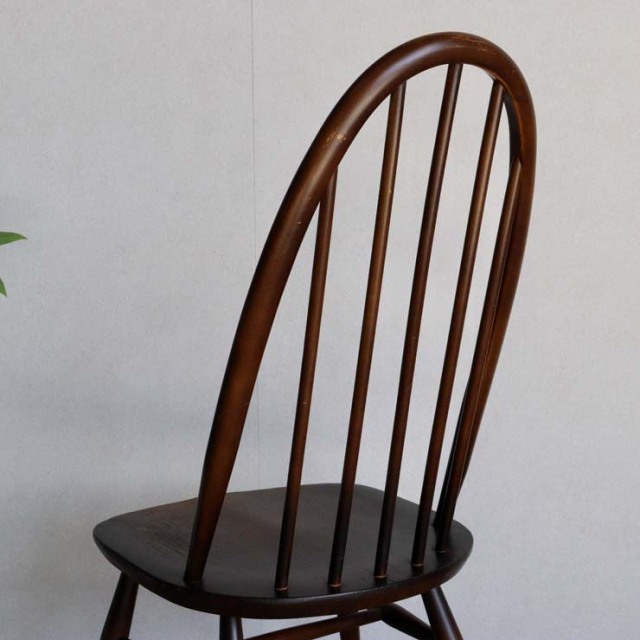 アーコールの椅子