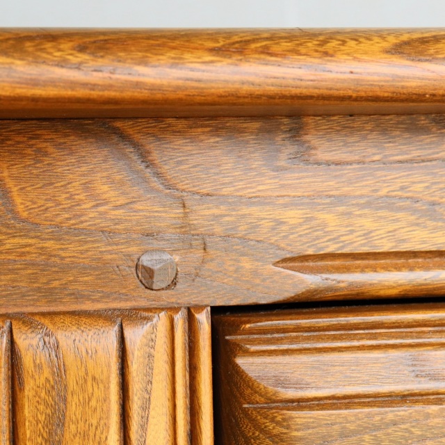 アーコールERCOLのドレッサー