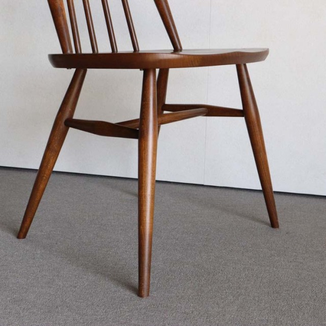 アーコールの椅子