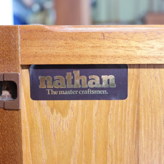 ネイサンNathanのTVスタンド