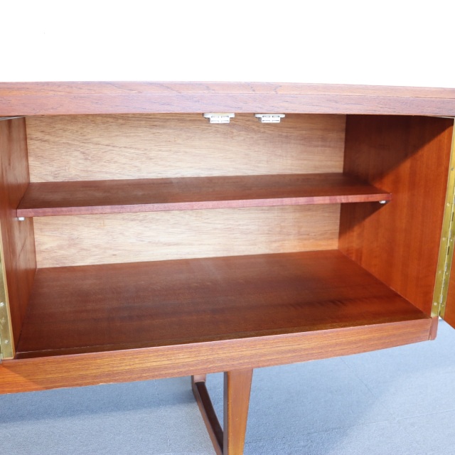 ストーンヒルSTONEHILLのサイドボード