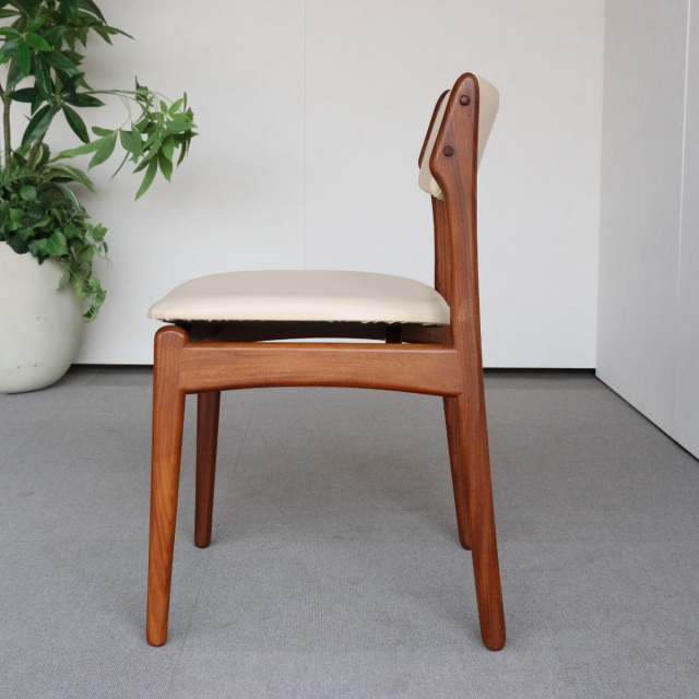 エリックバックERIK BUCHUSのダイニングチェア