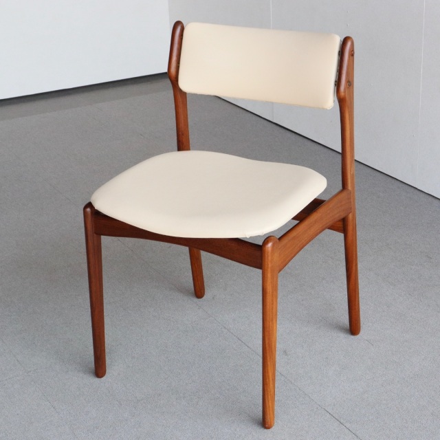 エリックバックERIK BUCHUSのダイニングチェア