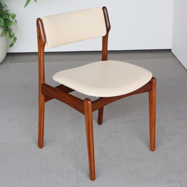エリックバックERIK BUCHUSのダイニングチェア