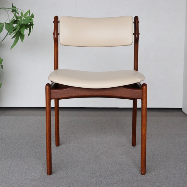 エリックバックERIK BUCHUSのダイニングチェア
