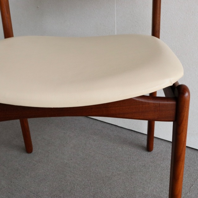 エリックバックERIK BUCHUSのダイニングチェア