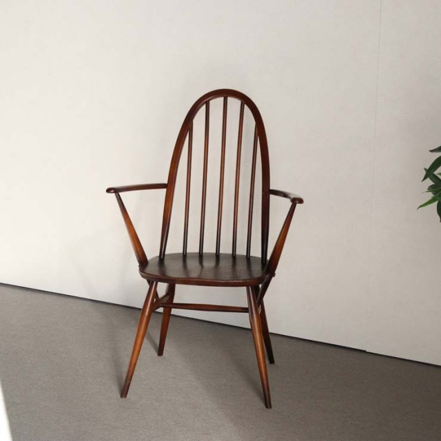 アーコールの椅子