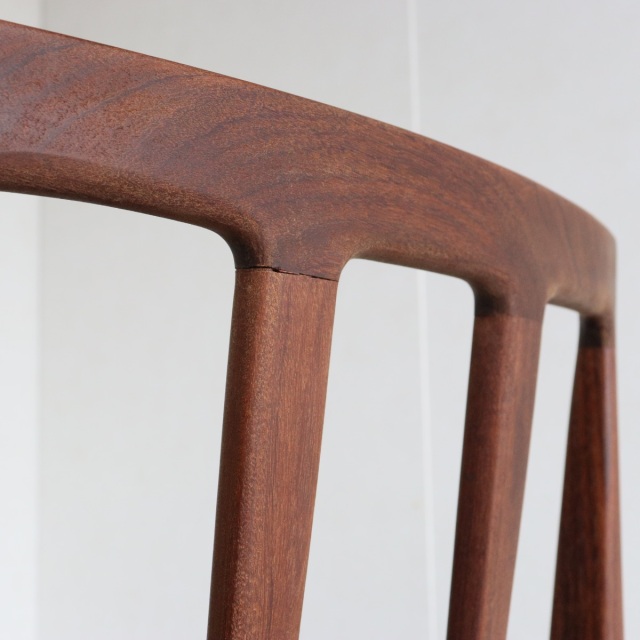 ヤンガーYoungerのダイニングチェア