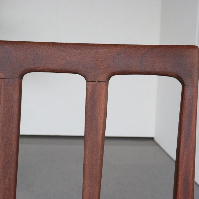 ヤンガーYoungerのダイニングチェア