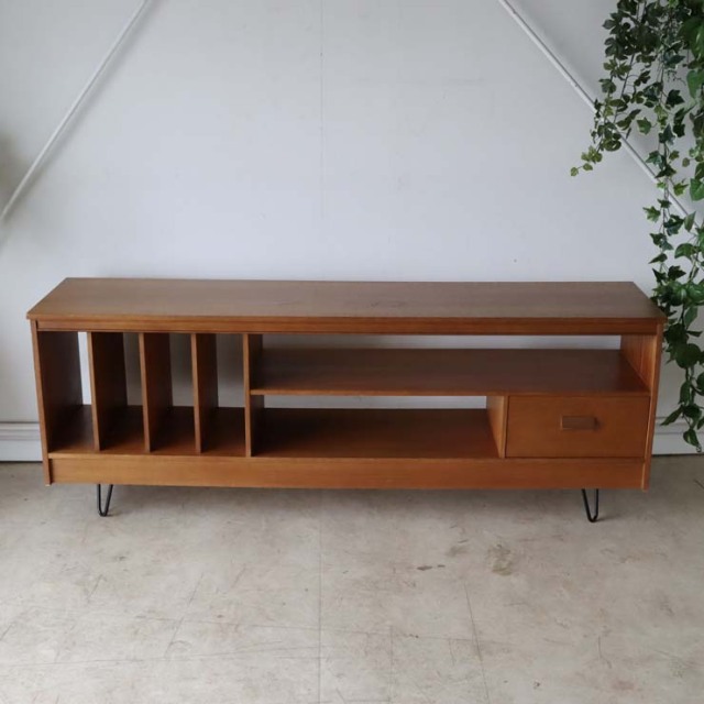 チーク　メディアスタンド　商品番号【022015】