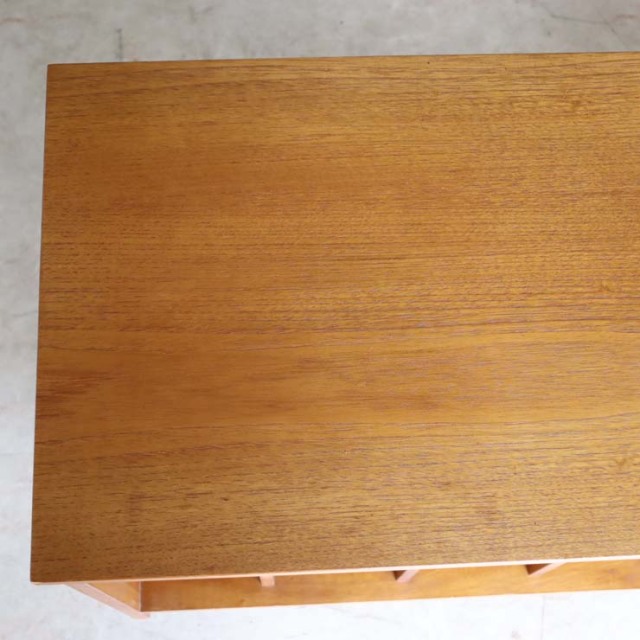 チーク　メディアスタンド　商品番号【022015】