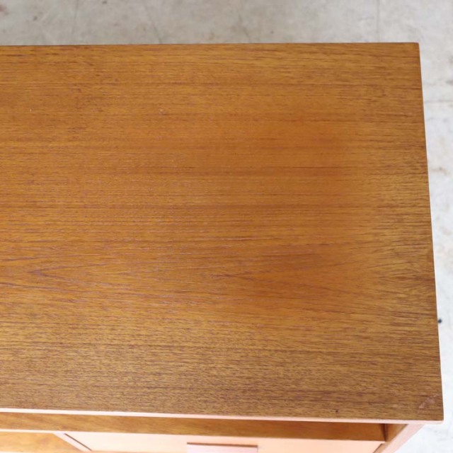 チーク　メディアスタンド　商品番号【022015】