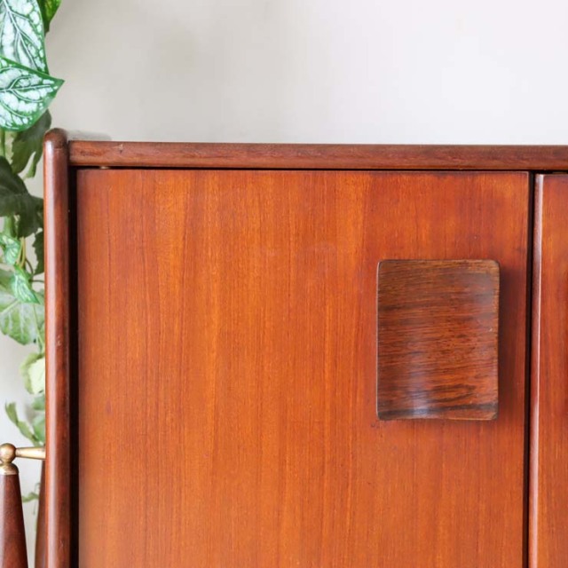 エリオッツオブニューブリー（Elliotts of newbury））製サイドボード【チーク】商品番号【022018】